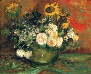 フラワーズ Painting - バラとひまわりのある静物 フィンセント・ファン・ゴッホ 印象派 花